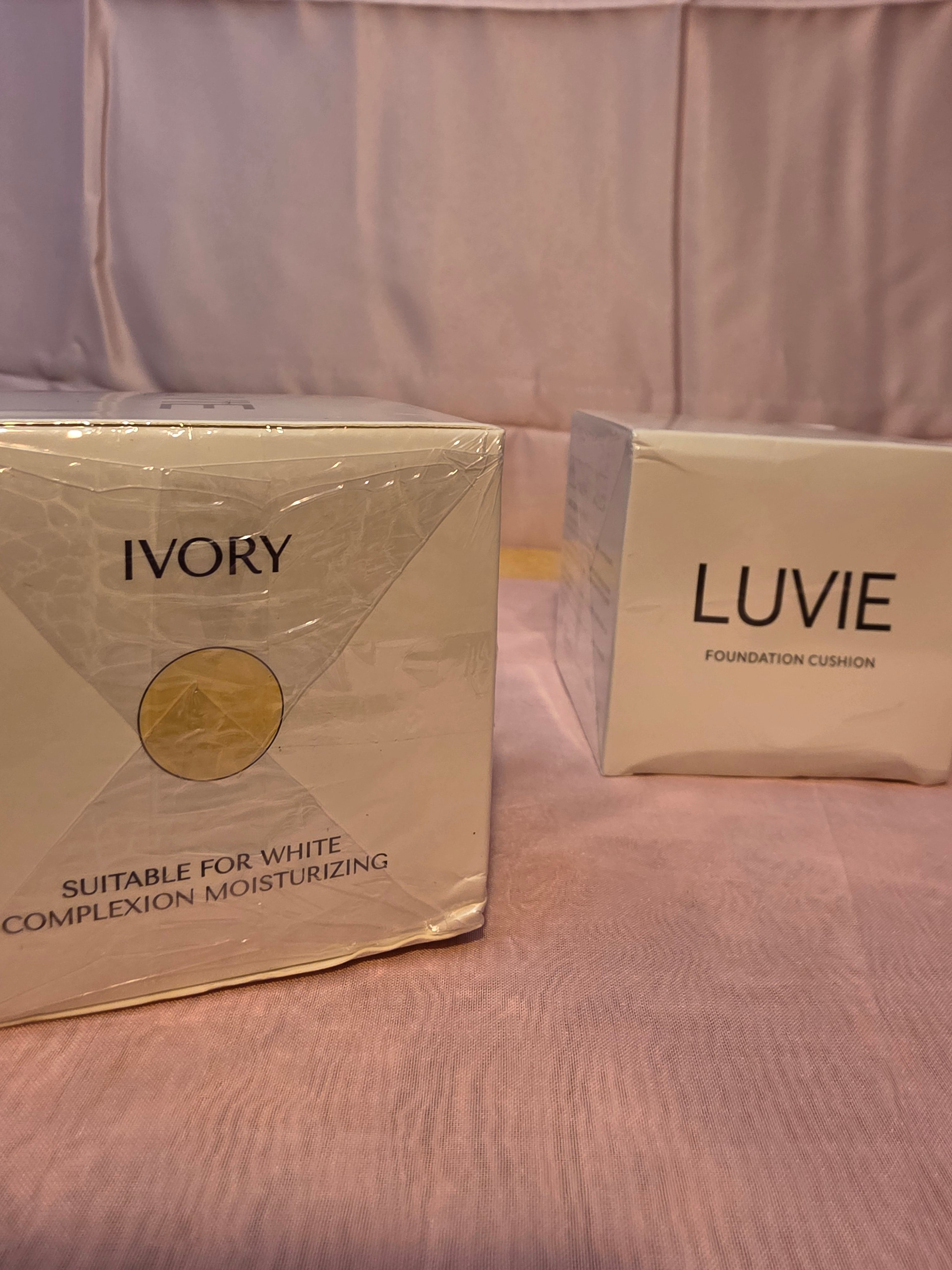 Luvie in ivory Foundation Cushion